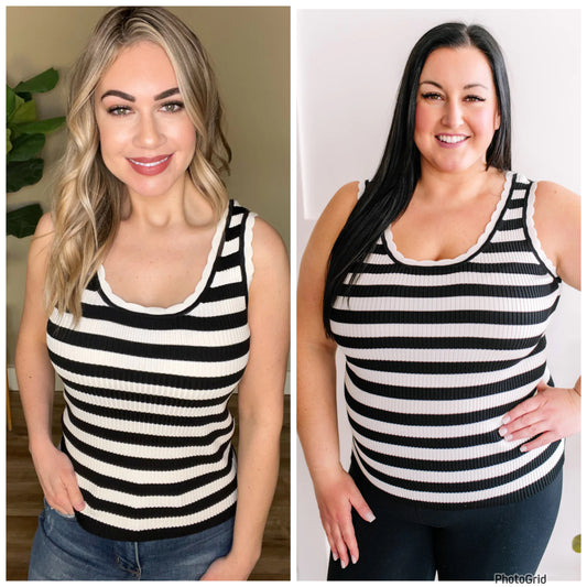 SCALLOPED SLEEVELESS TOP B&W