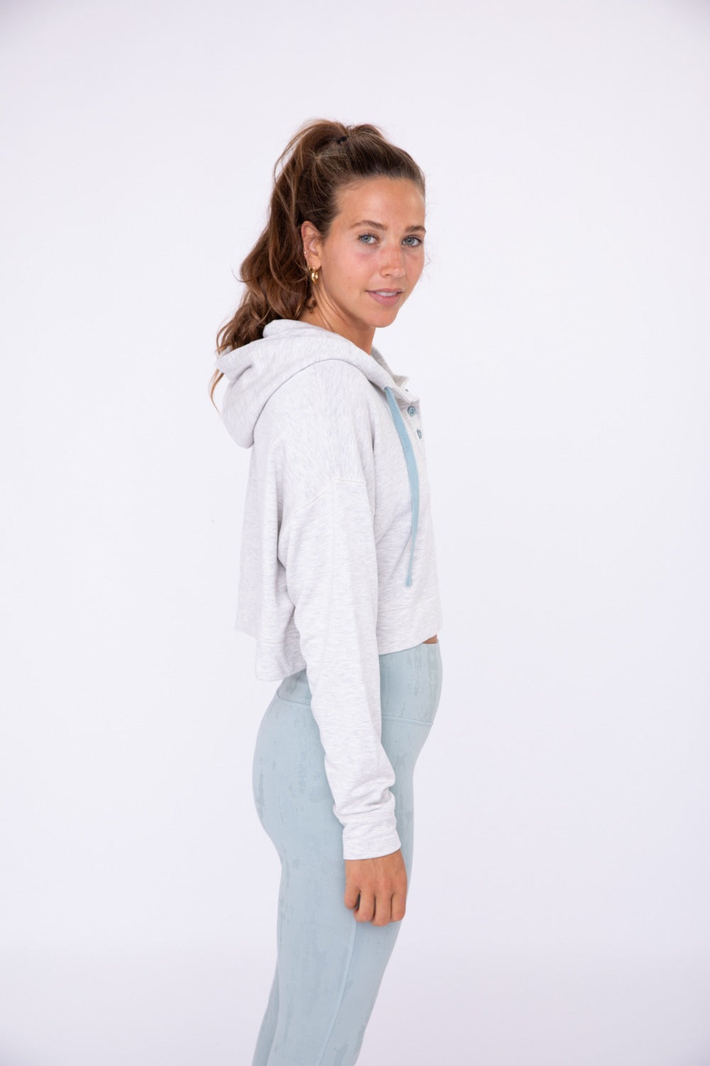 CROPPED LONG SLEEVE HENLEY HOODIE