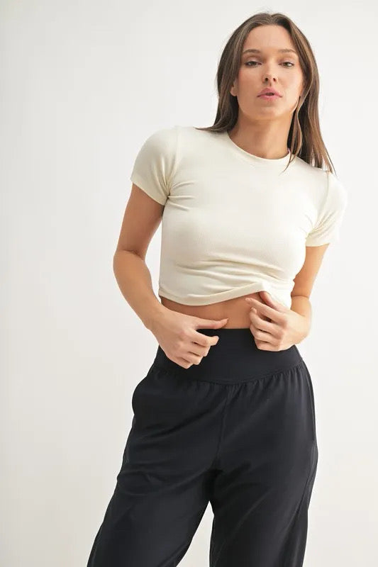 MONO B • Essential Micro-ribbed Cropped Athleisure Tee
