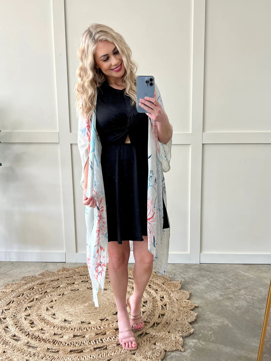 Peek-a-boo LBD